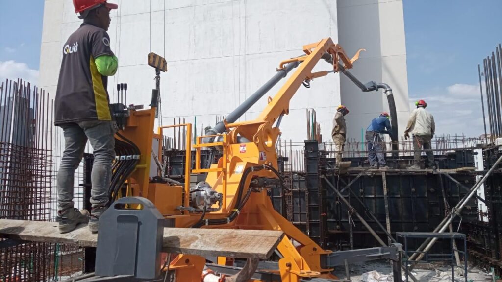 Beneficios de utilizar un brazo distribuidor de concreto en grandes proyectos